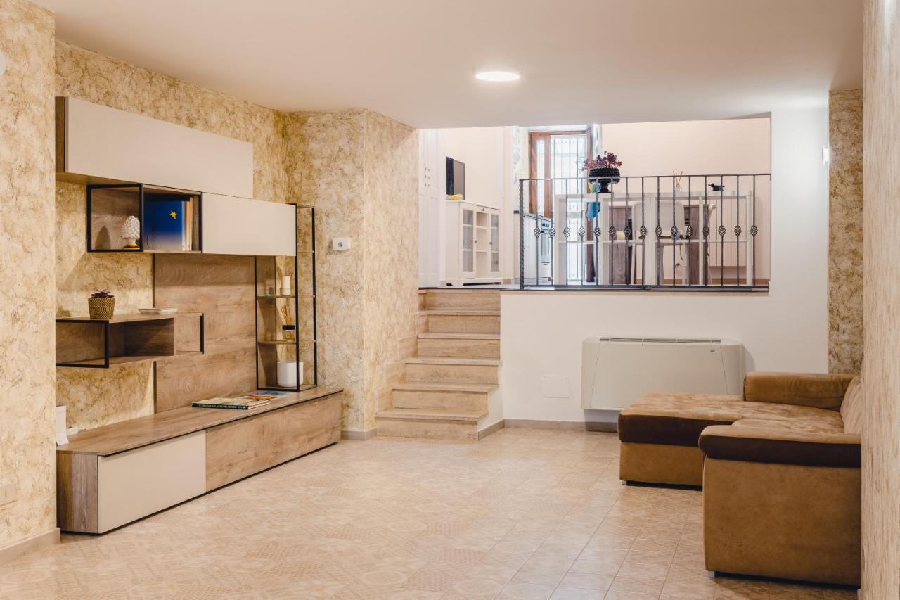 Convivo Apartment Palazzo Galateo Lecce Exterior foto